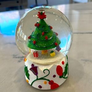 Department 56 tree snow globe“Have Yourself a Merry Little Christmas”
